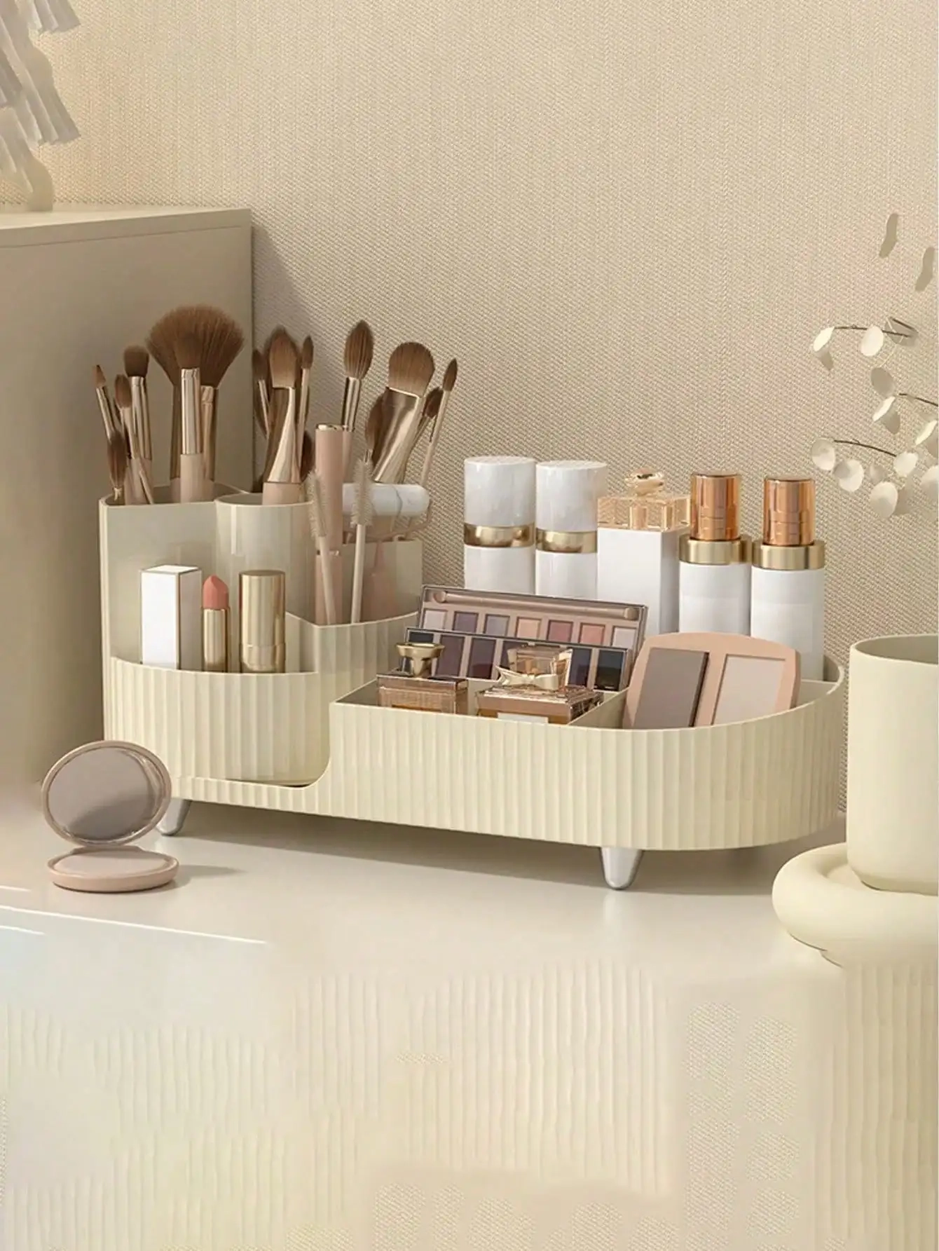 Rotating Makeup and Cosmetic Organizer Box - Image 3