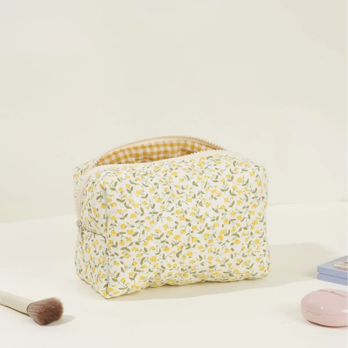 Quilted Floral Large Capacity Toiletry Bag - Image 6