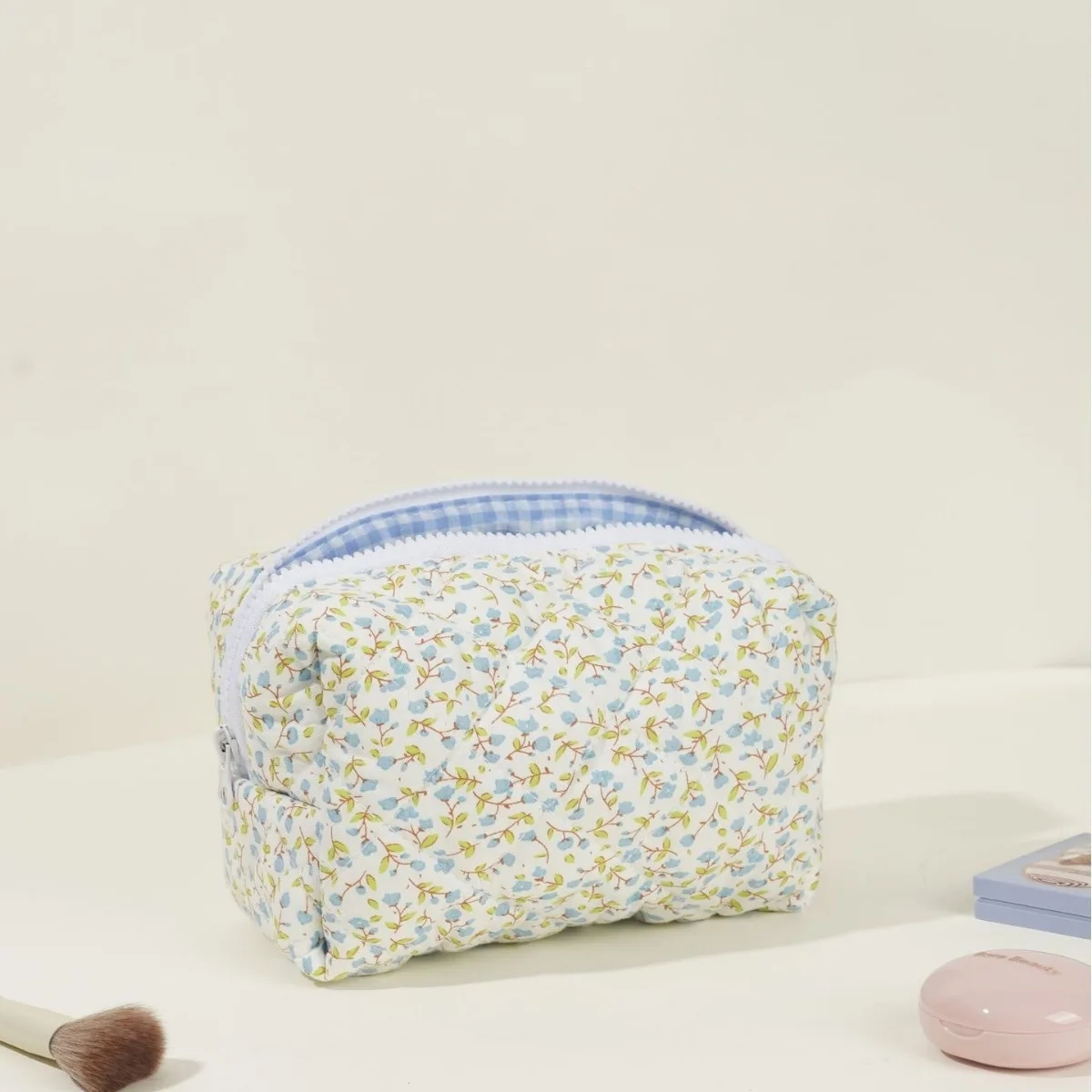 Quilted Floral Large Capacity Toiletry Bag - Image 3