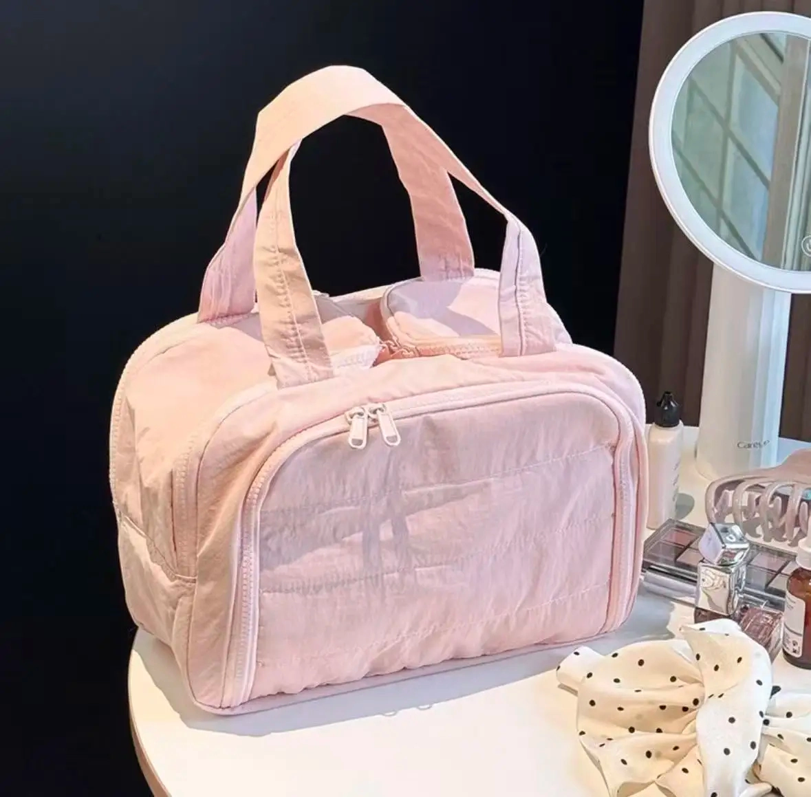 Quilted Dry Wet Separation Travel Toiletry Bag - Image 4